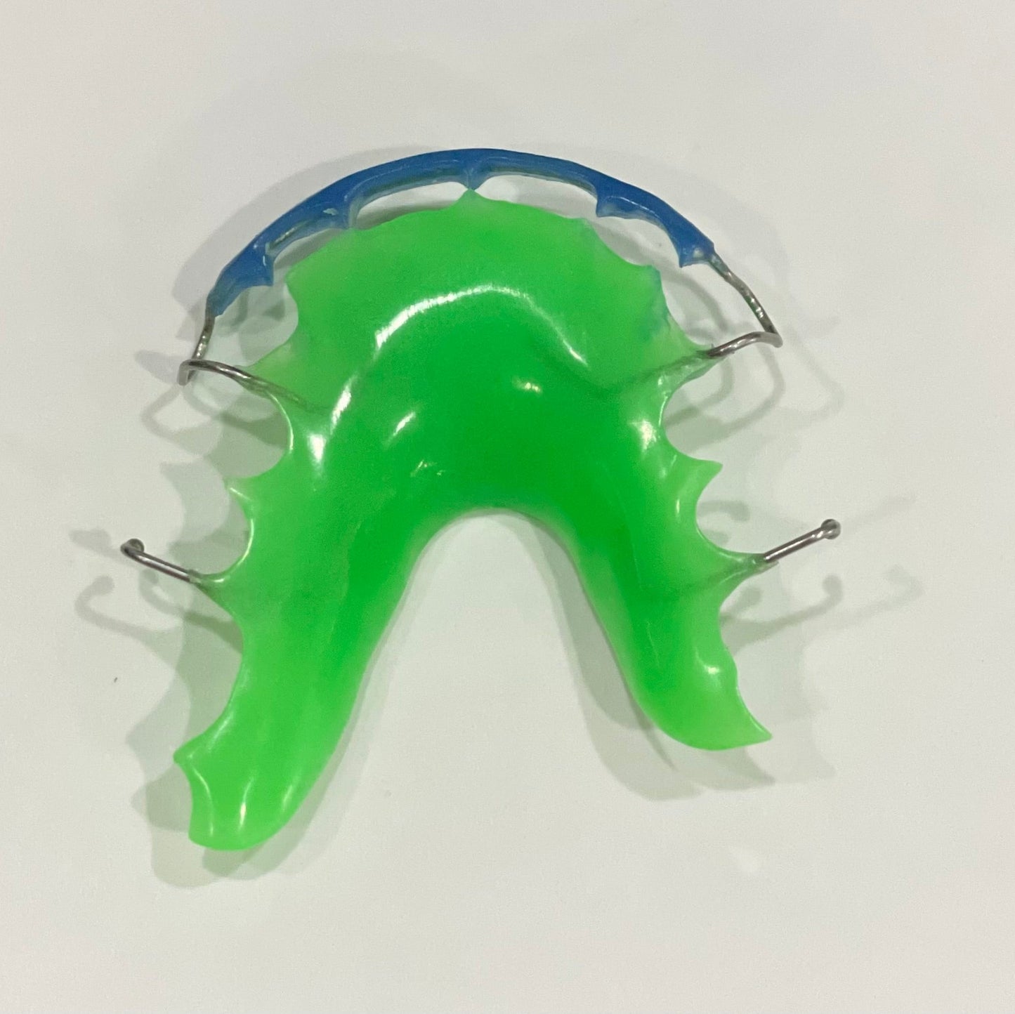 Upper Green Hawley retainer with blue wire